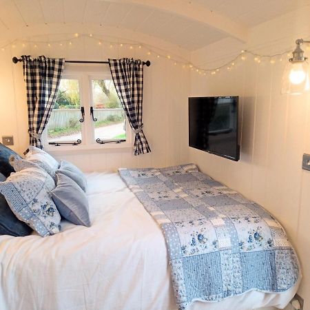 Yew Tree View Luxury Shepherd'S Hut Sturminster Newton Zewnętrze zdjęcie