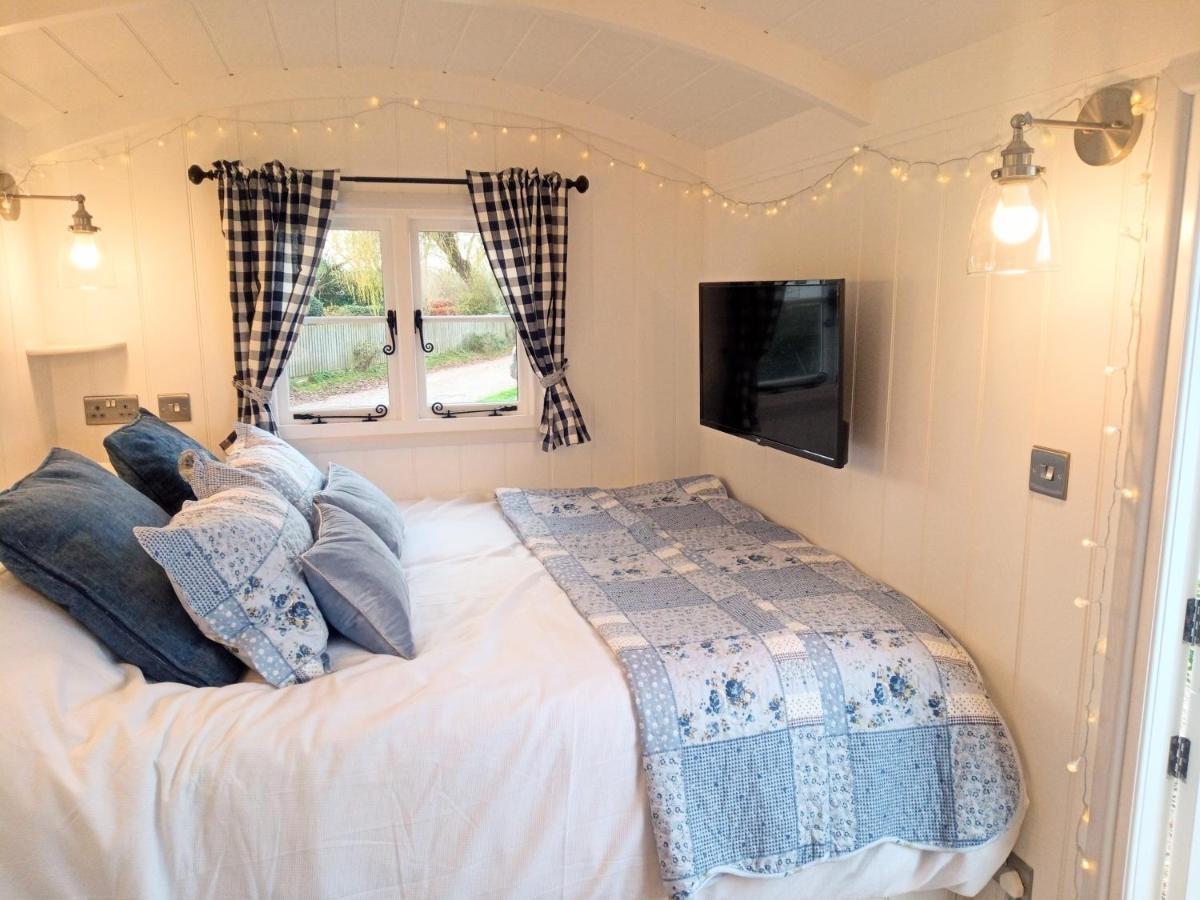 Yew Tree View Luxury Shepherd'S Hut Sturminster Newton Zewnętrze zdjęcie